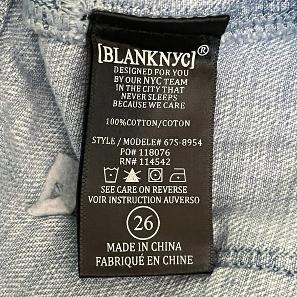 BLANK NYC Jean Shorts Women’s 26 Blue Light Wash High Rise Hip Cutouts NWT - Picture 4 of 10